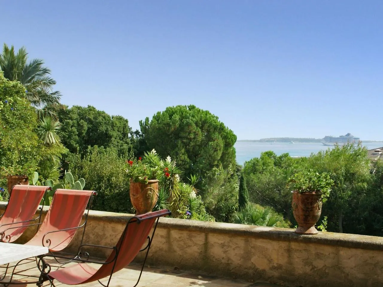 18Th Century Villa In Cannes With Pool